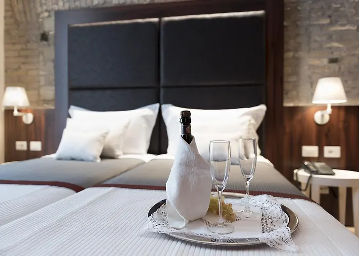 Navona Luxury Bed and Breakfast 4*