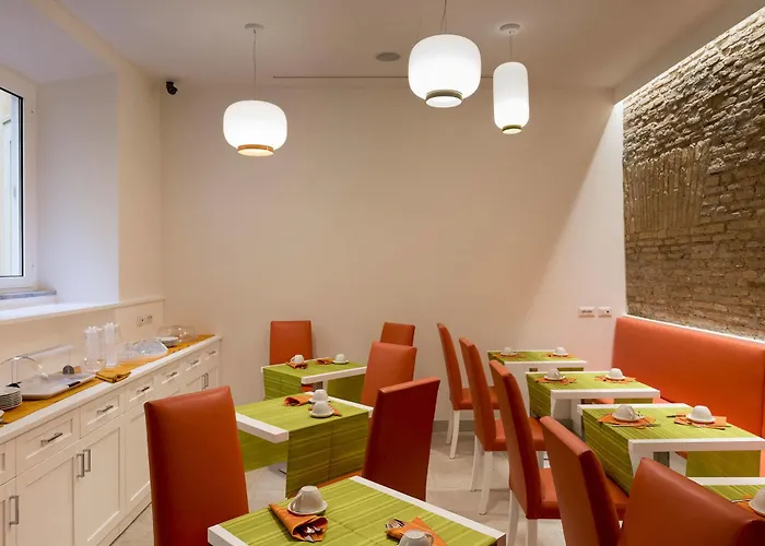 Navona Luxury Oda ve Kahvaltı 4*